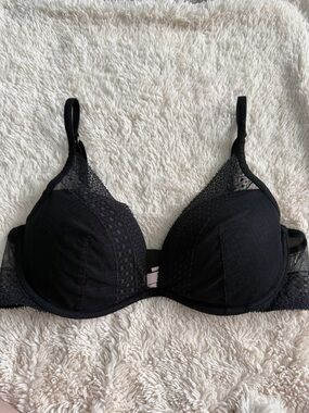 Victoria's Secret Black Lace Plunge Bra 38C